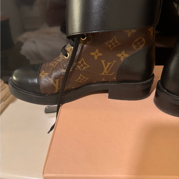 Louis Vuitton Monogram Wonderland Twist Flat Ranger Combat Boots - Picture 9 of 14